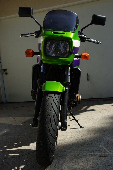 Kawasaki ZRX1200R Front View